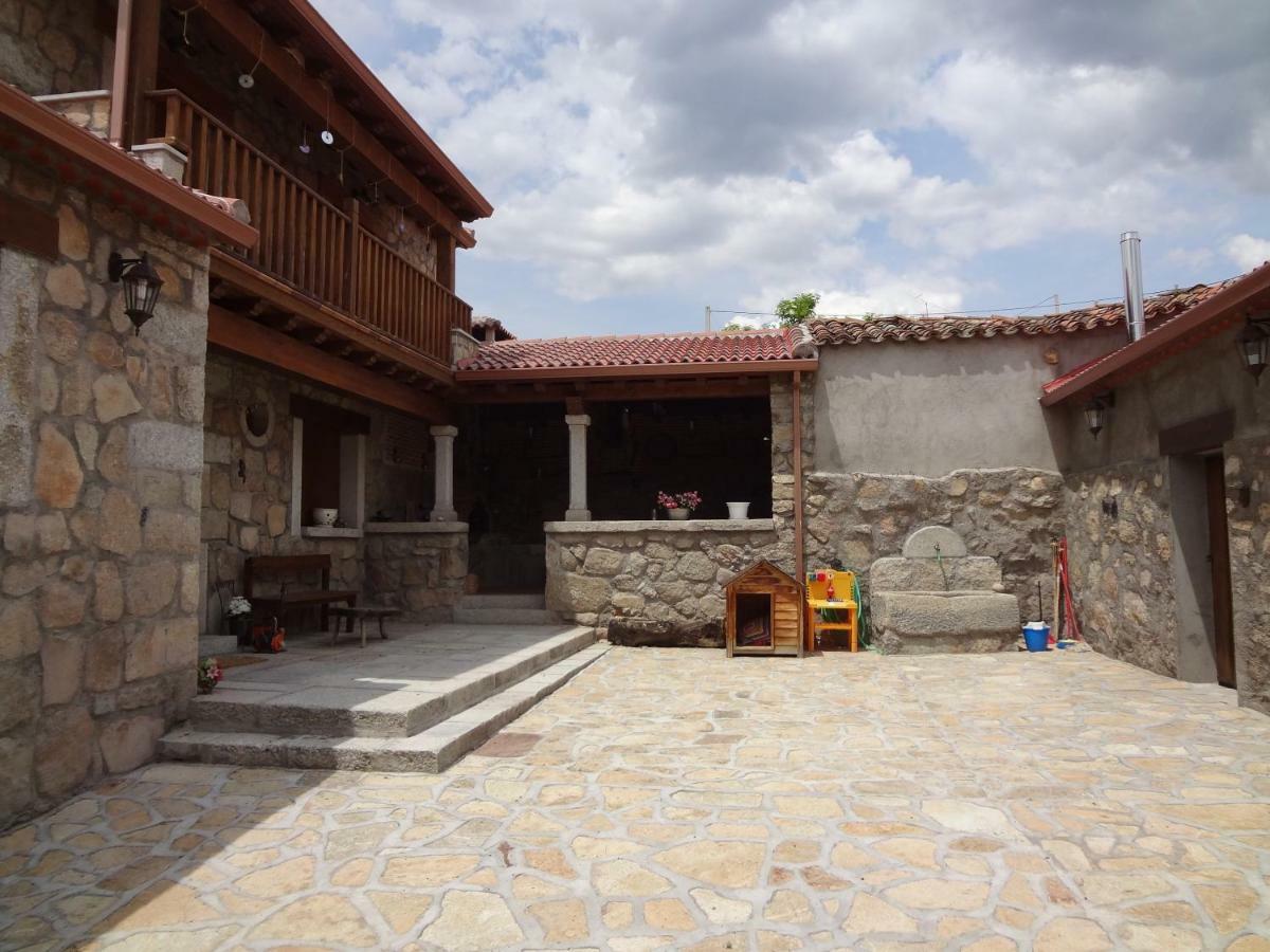 Casa Rural La Gabina Munogalindo Exteriör bild